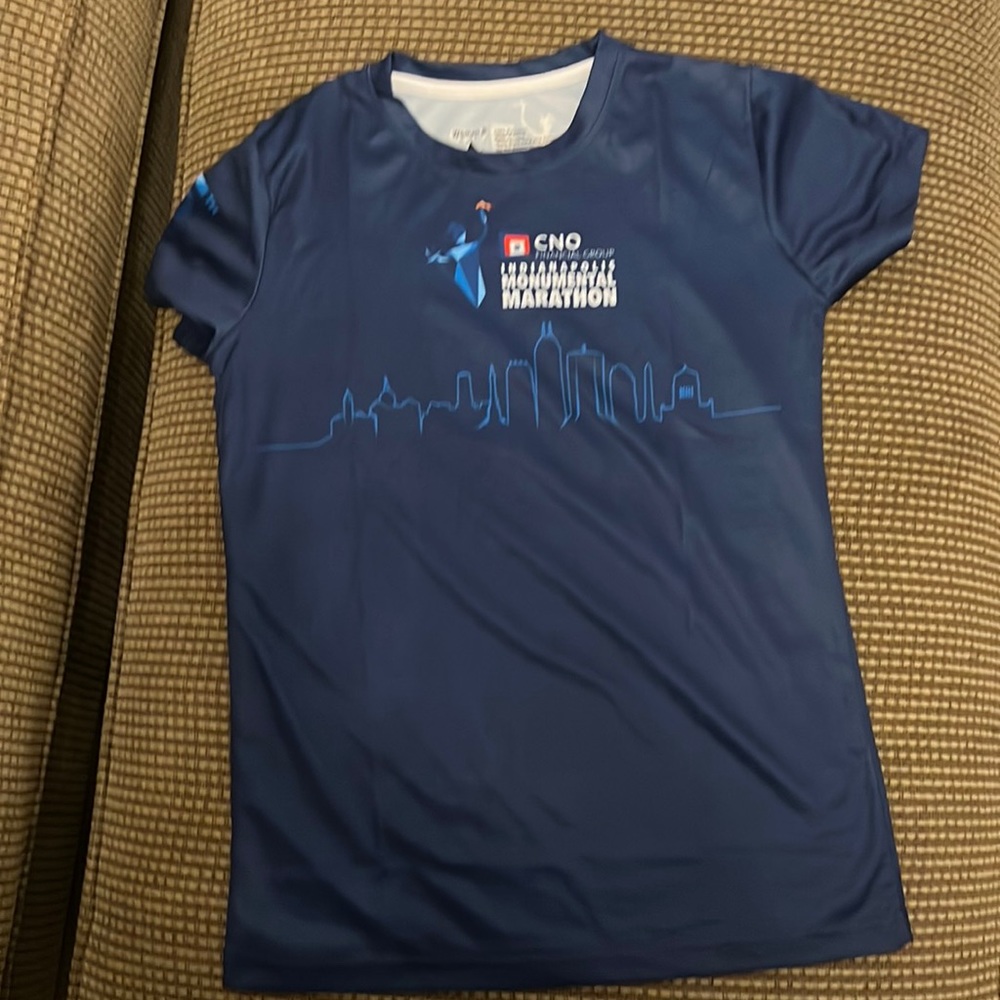 NWOT 2022 Indianapolis Marathon shirt size small